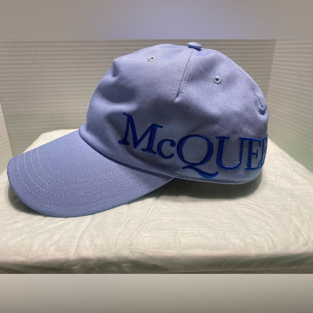 Alexander McQueen MEN’S OVERSIZED LOGO BASEBALL HAT